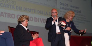 Vittorio Gamba dona il Cd delle 8 ore
